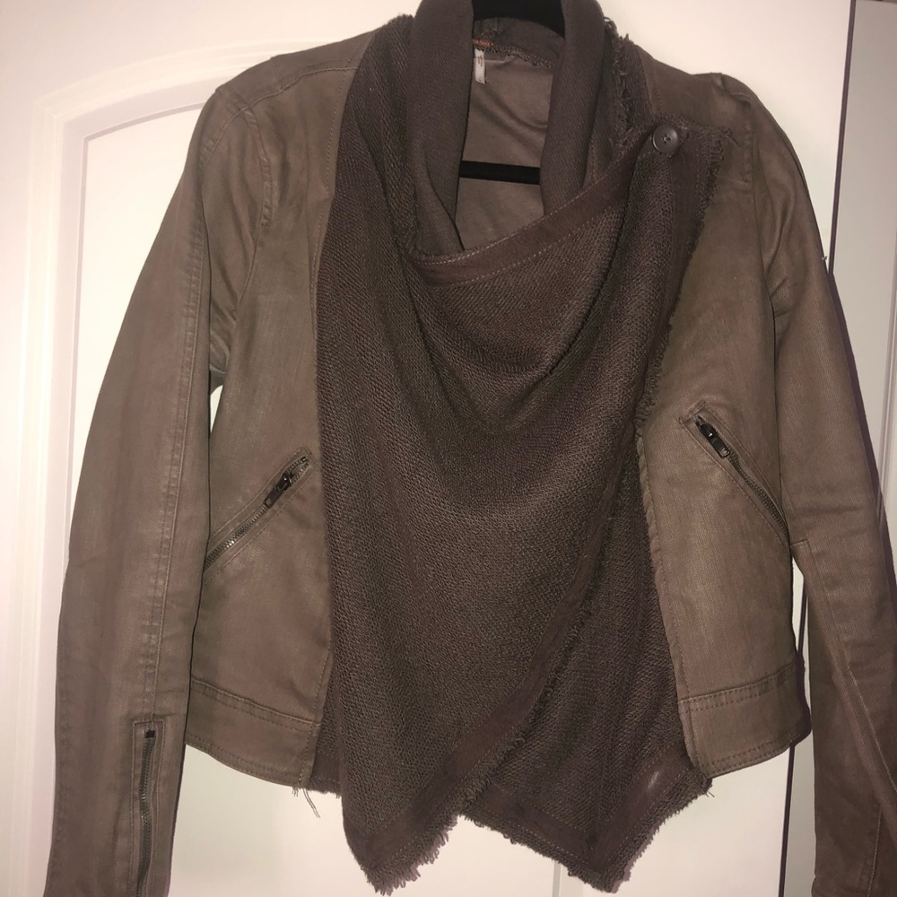 Jacket - Picture 3 of 4